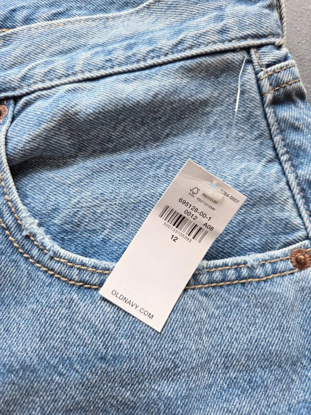 Old Navy Mid Rise Baggy Blue Wash Cut Off Denim Jean Shorts 12 - New with tags